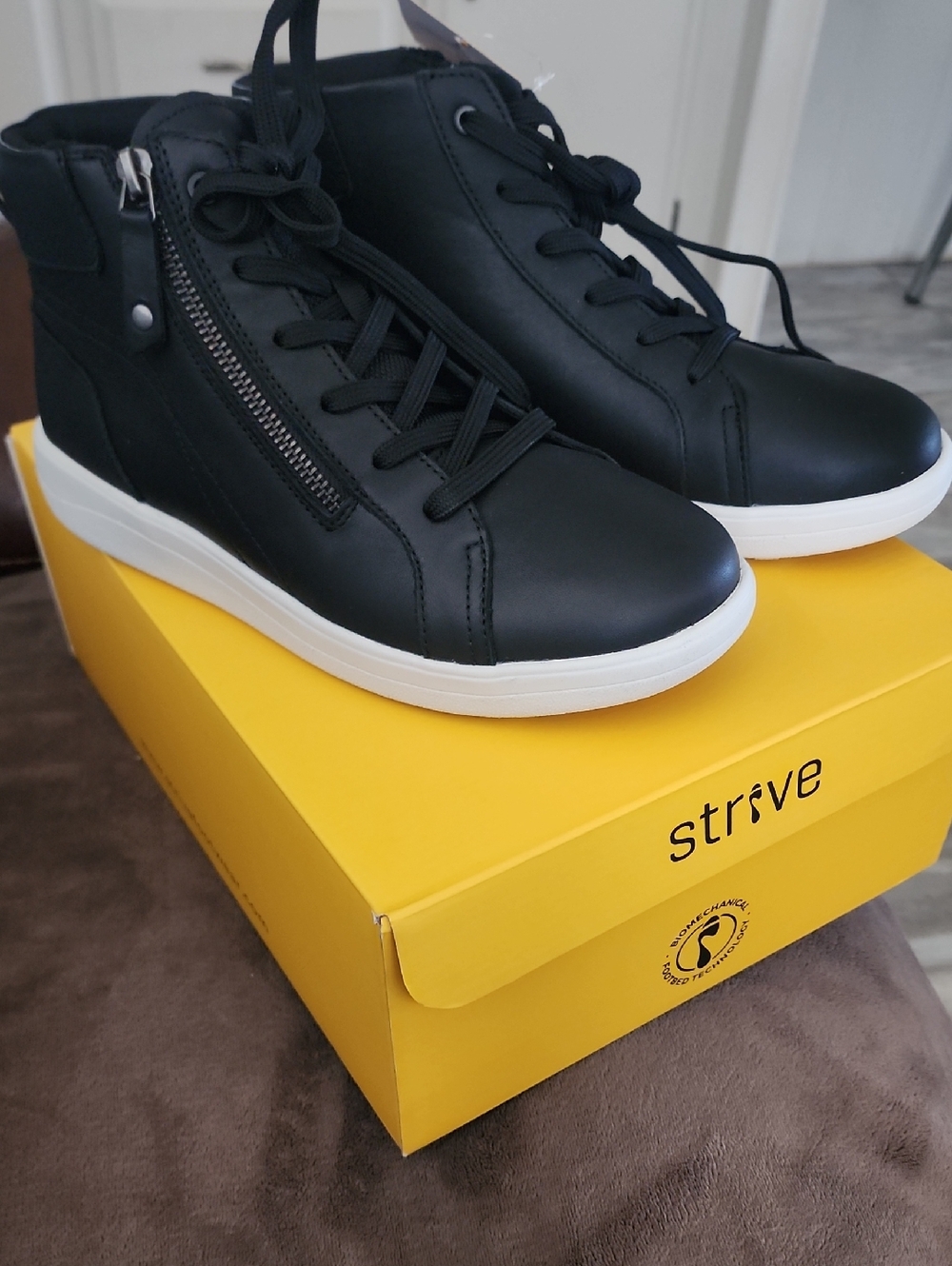 STRIVE Women's Black High-Top Lace & Zip Sneakers 8